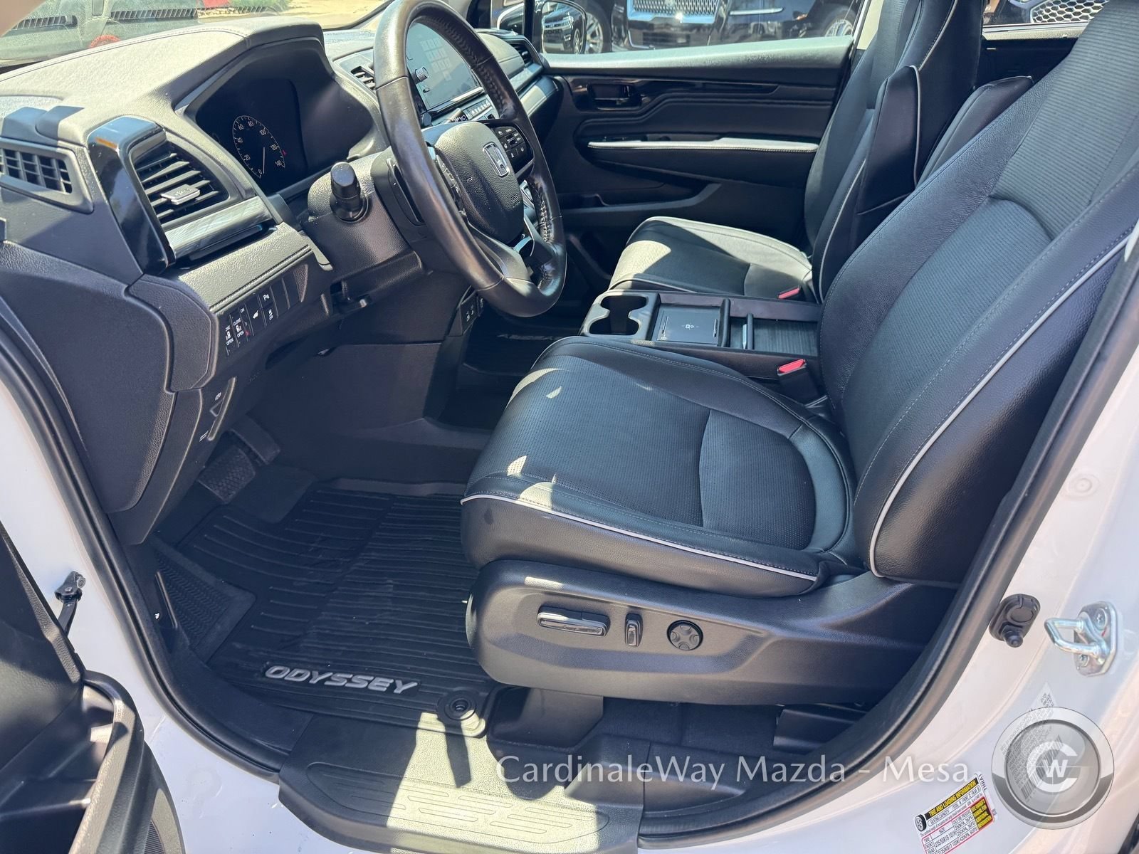 Used 2025 Honda Odyssey Elite image 12