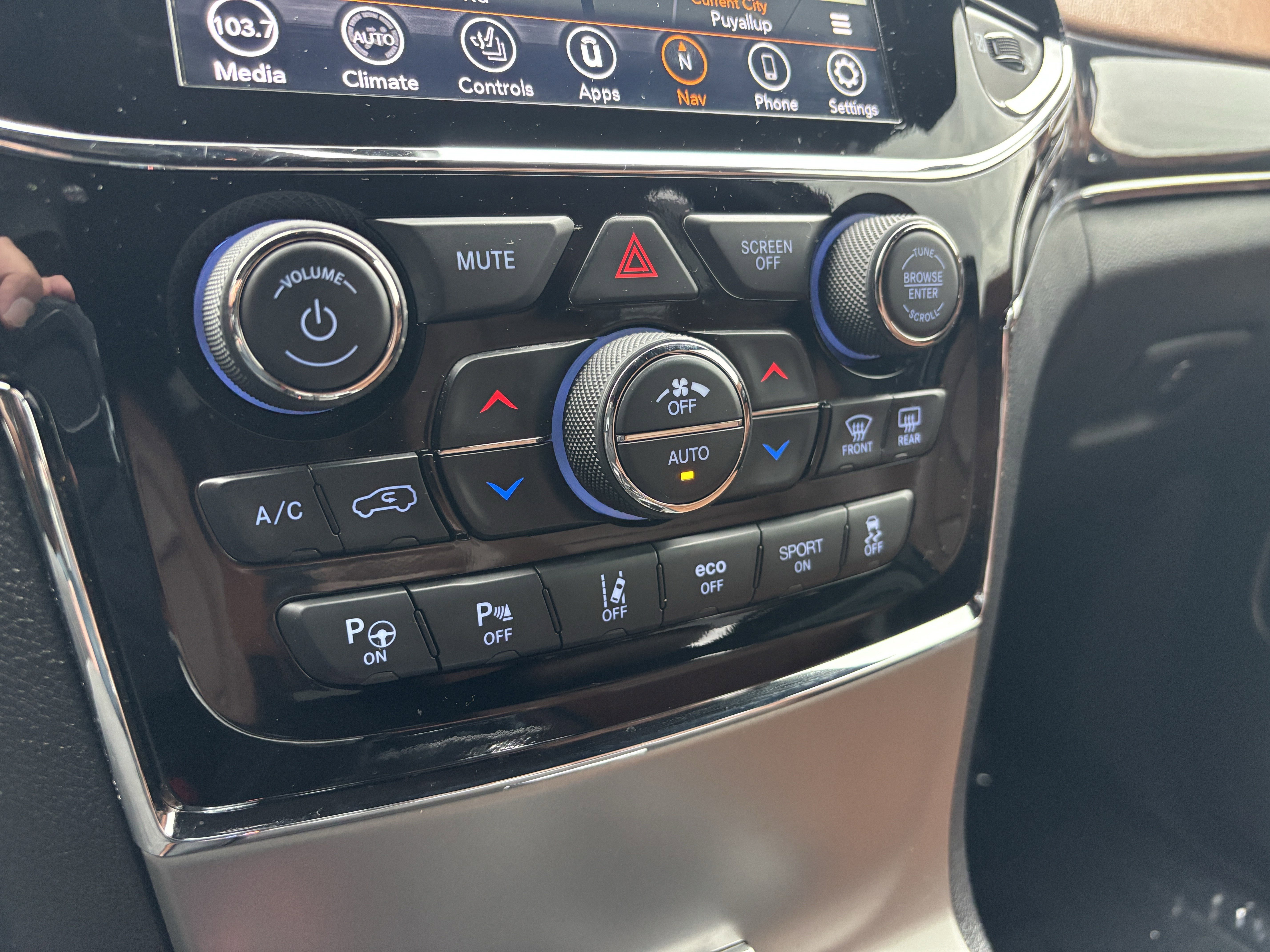 Used 2020 Jeep Grand Cherokee Overland image 33