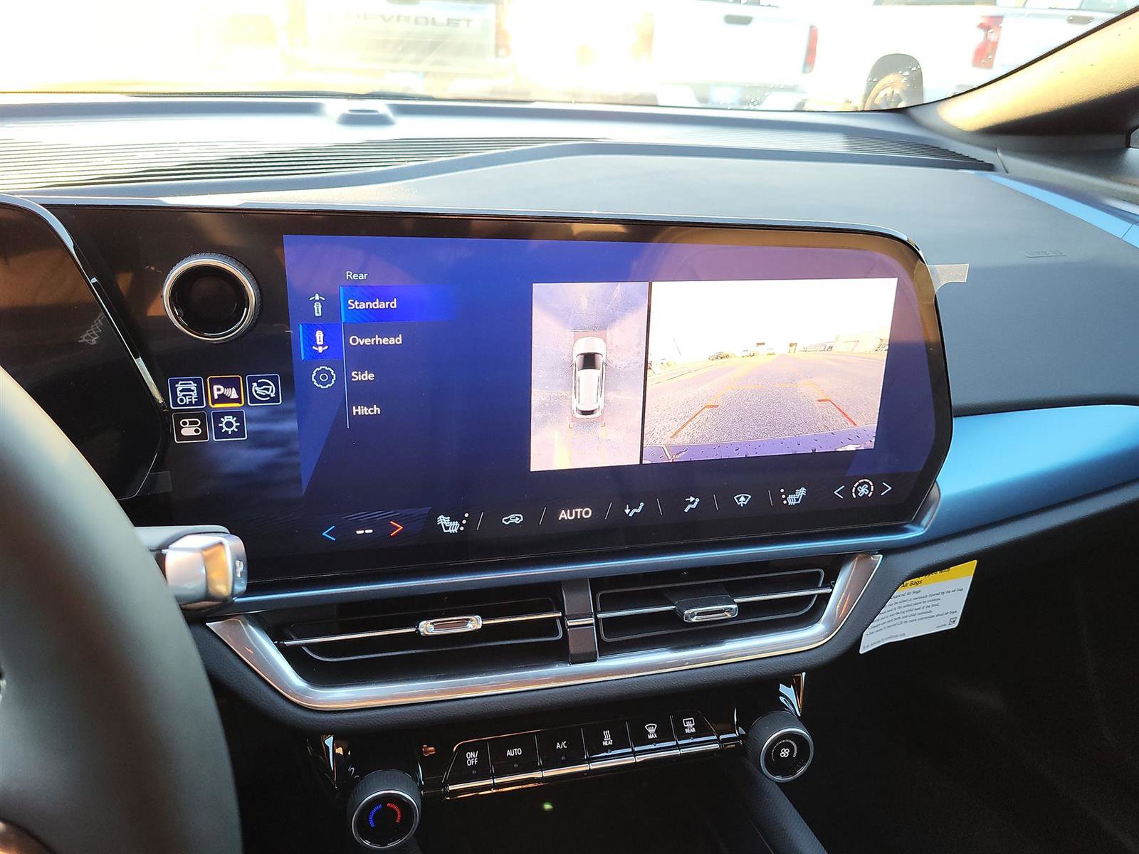 New 2024 Chevrolet Equinox EV LT image 14