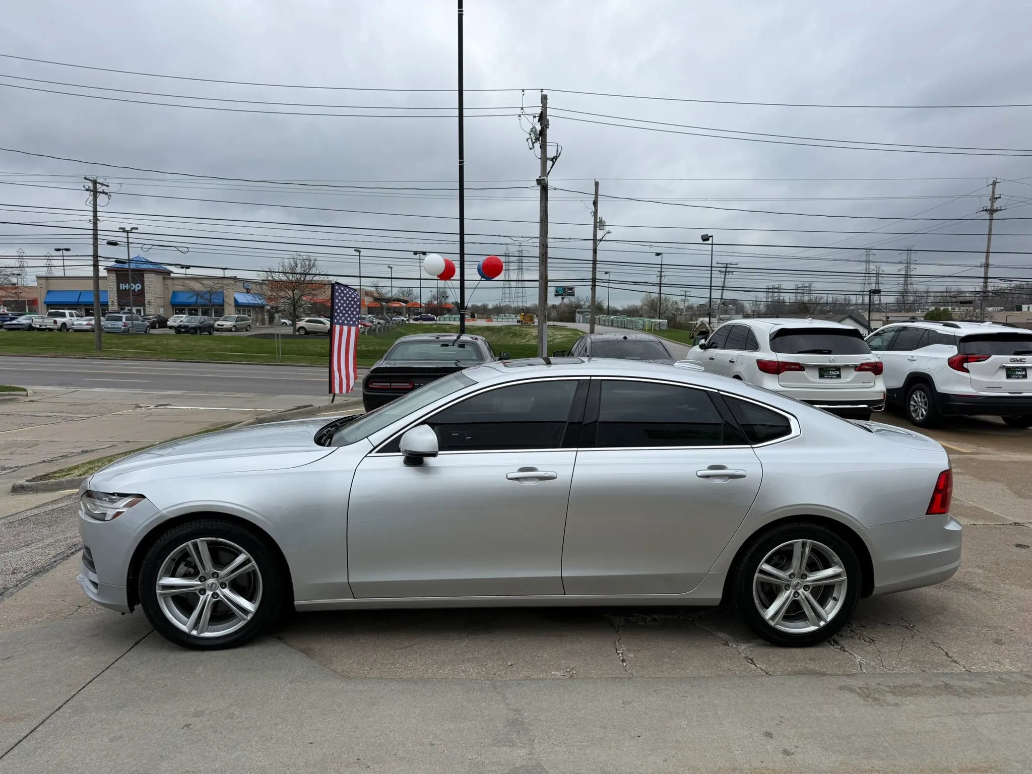 Used 2017 Volvo S90 T5 Momentum w/ Protection Package FWD image 7