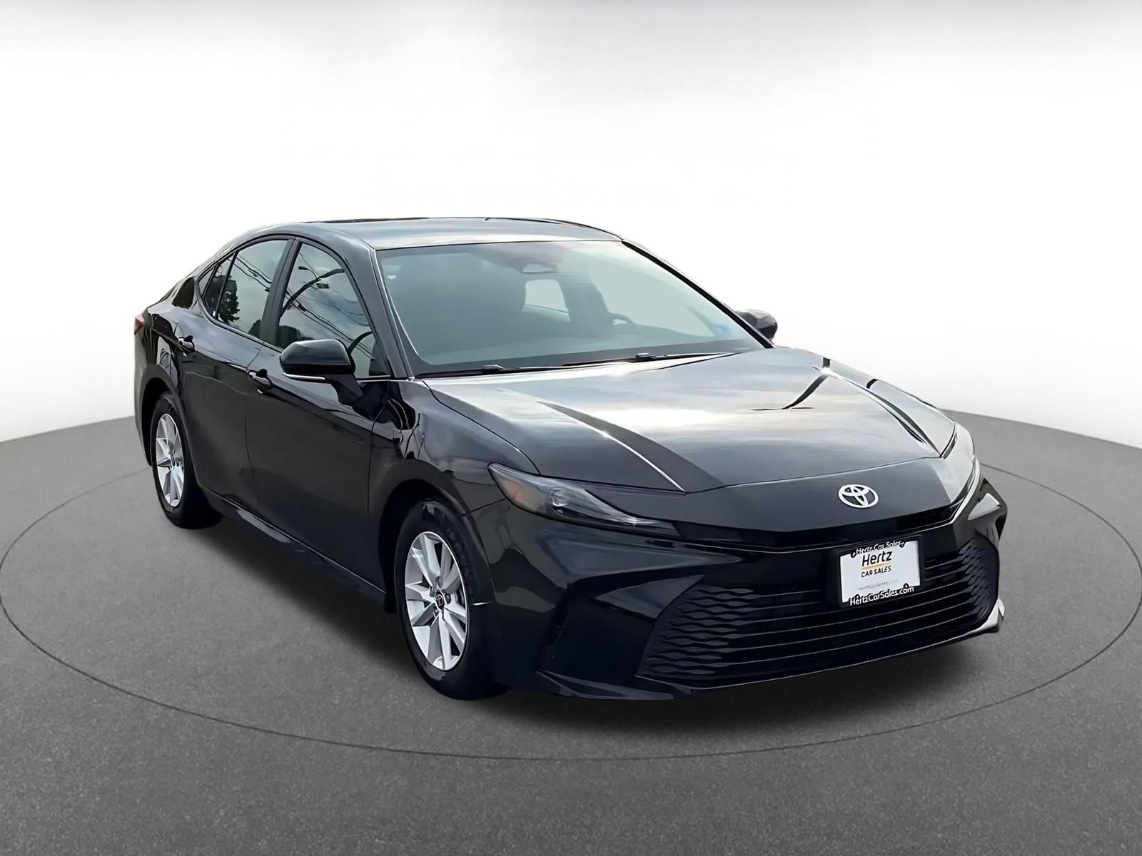 Used 2025 Toyota Camry LE FWD image 3