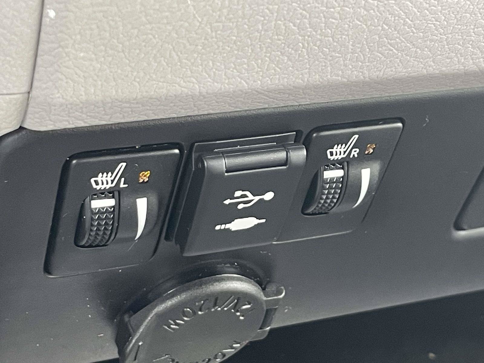 Used 2018 Toyota Sienna XLE w/ XLE Navigation Package AWD/4WD image 27