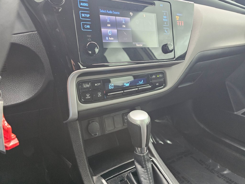 Used 2019 Toyota Corolla LE FWD image 29