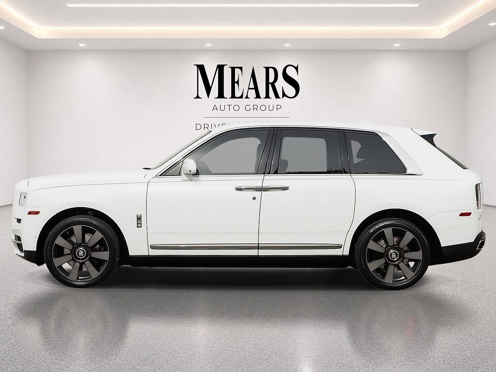 Used 2022 Rolls-Royce Cullinan AWD/4WD image 5