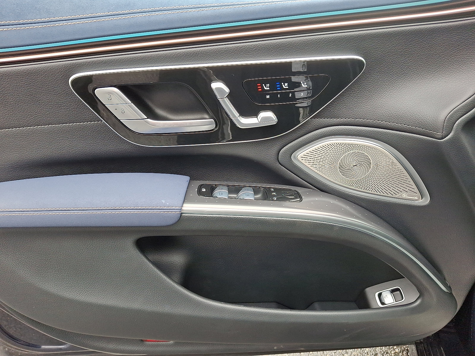 Used 2023 Mercedes-Benz EQS 450+ 4MATIC Sedan image 4