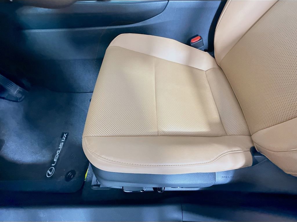 Certified 2025 Lexus UX 300h FWD image 19