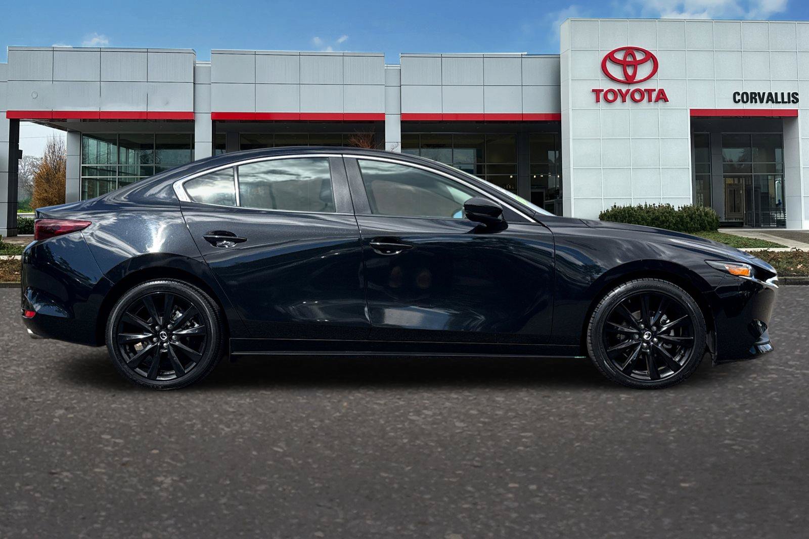 Used 2024 MAZDA MAZDA3 s FWD image 3