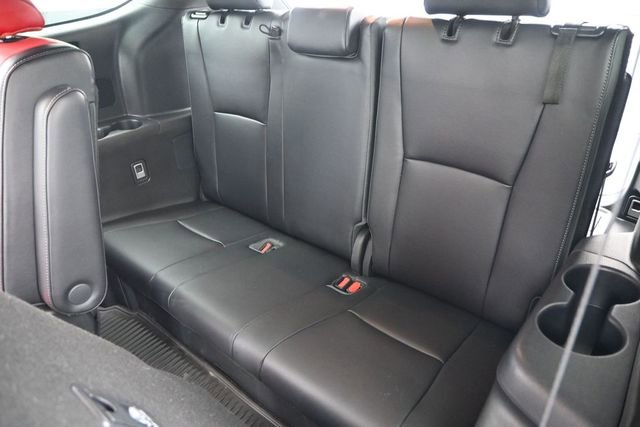 Used 2023 Toyota Highlander XSE FWD image 16