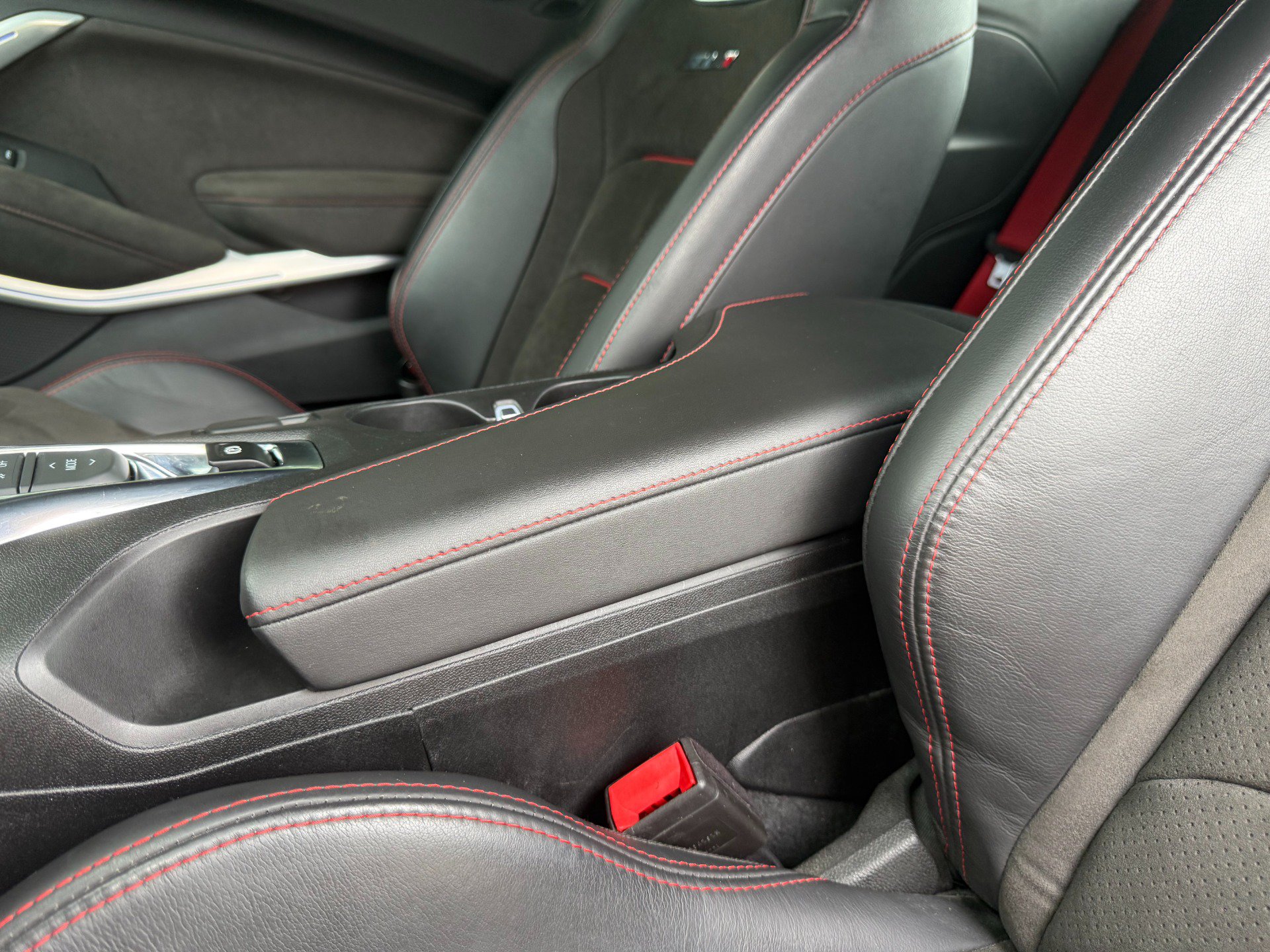 Used 2020 Chevrolet Camaro ZL1 RWD image 39