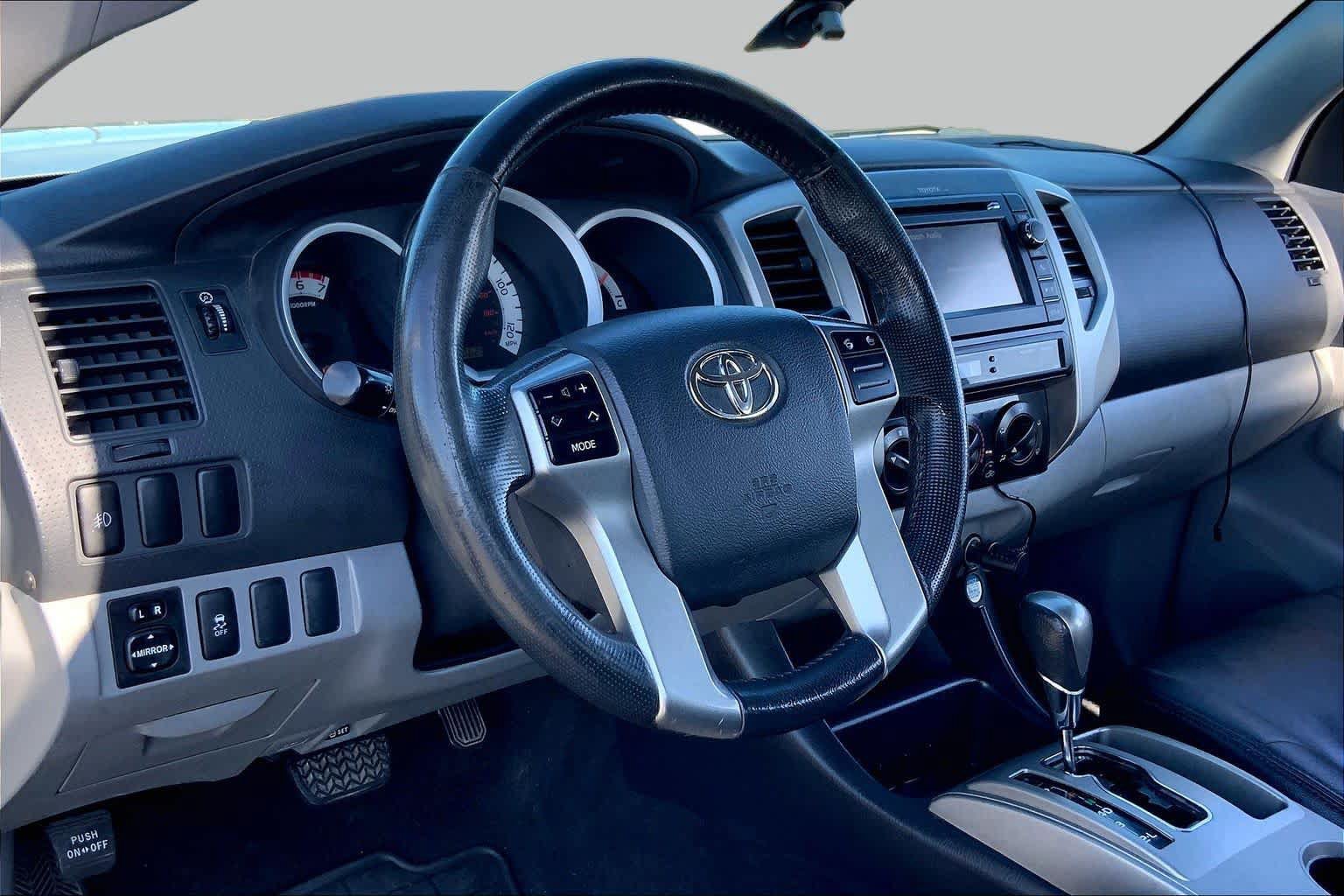 Used 2013 Toyota Tacoma PreRunner w/ SR5 Pkg RWD image 16