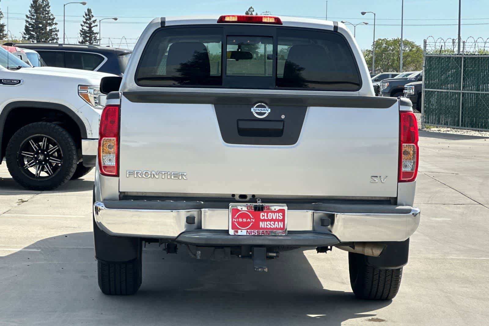 Used 2017 Nissan Frontier SV image 8