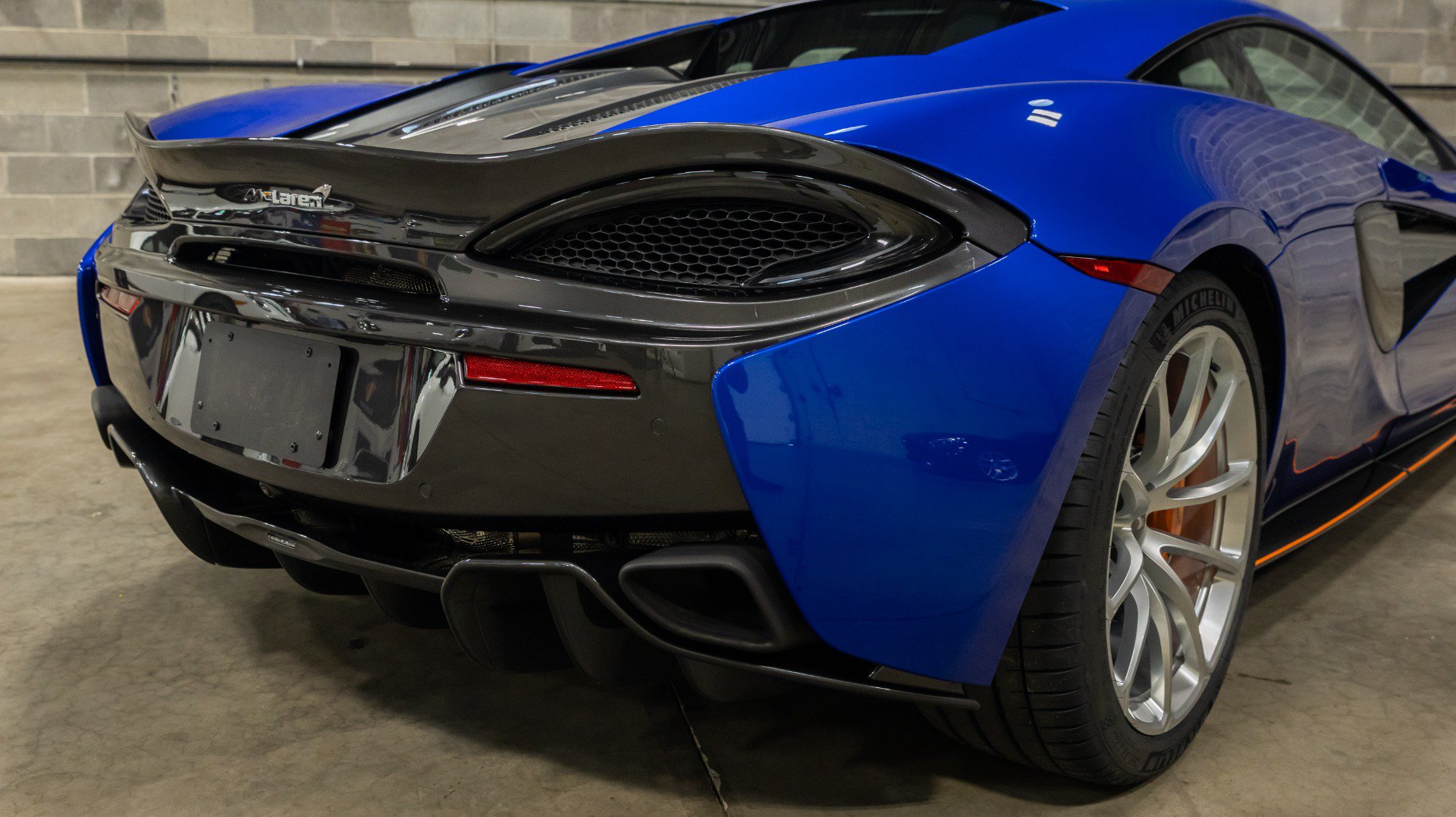 Used 2019 McLaren 570S Coupe RWD image 29