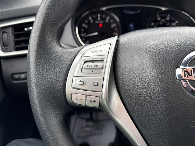 Used 2015 Nissan Rogue S image 30