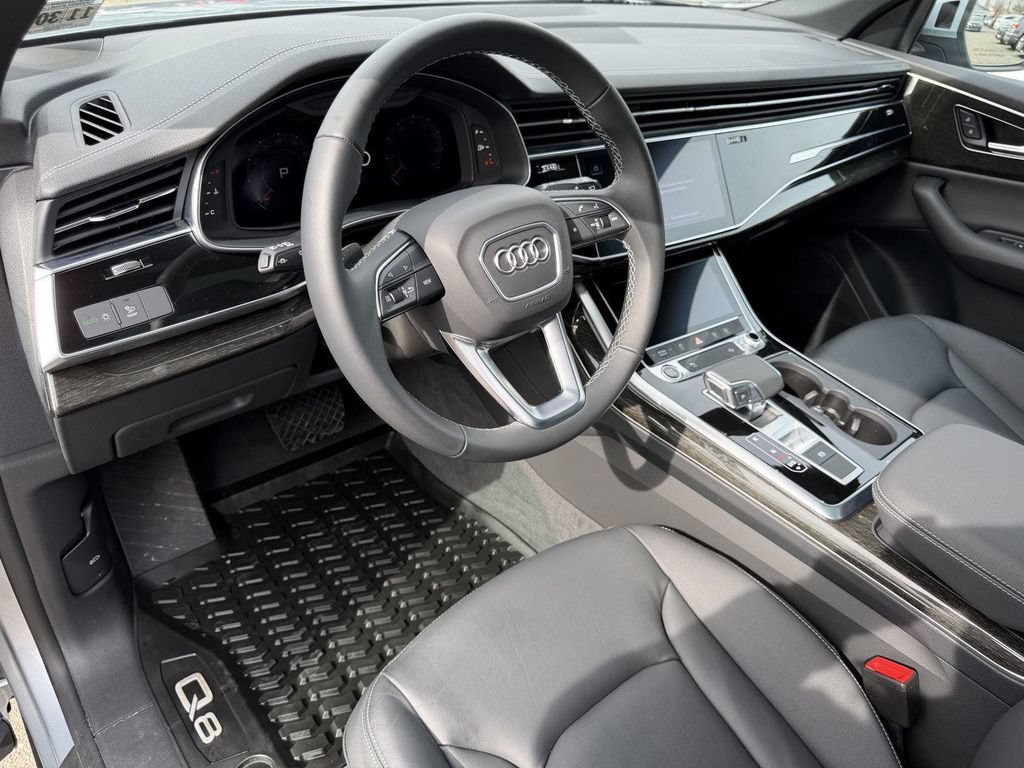 Used 2025 Audi Q8 Premium w/ Convenience Package AWD/4WD image 17