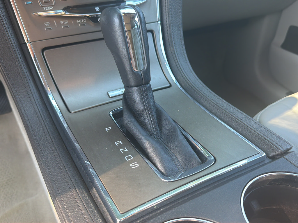 Used 2013 Lincoln MKX AWD image 28
