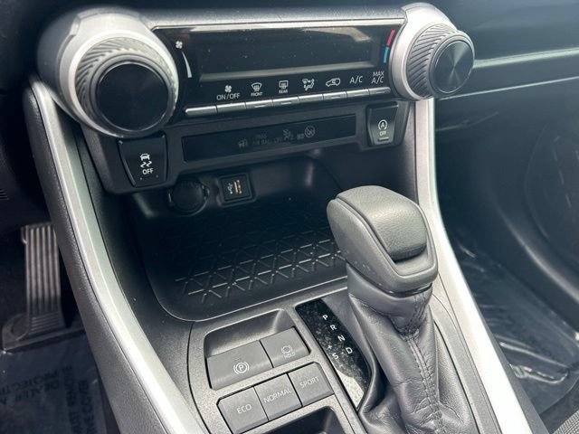 Used 2025 Toyota RAV4 LE FWD image 35