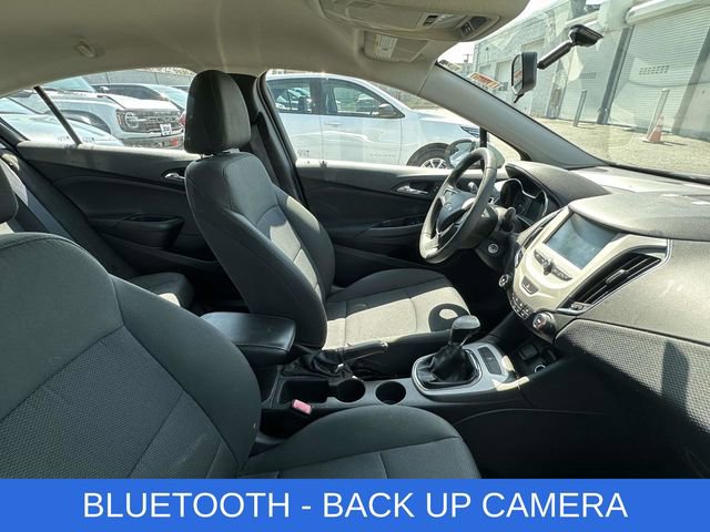 Used 2017 Chevrolet Cruze LS image 2