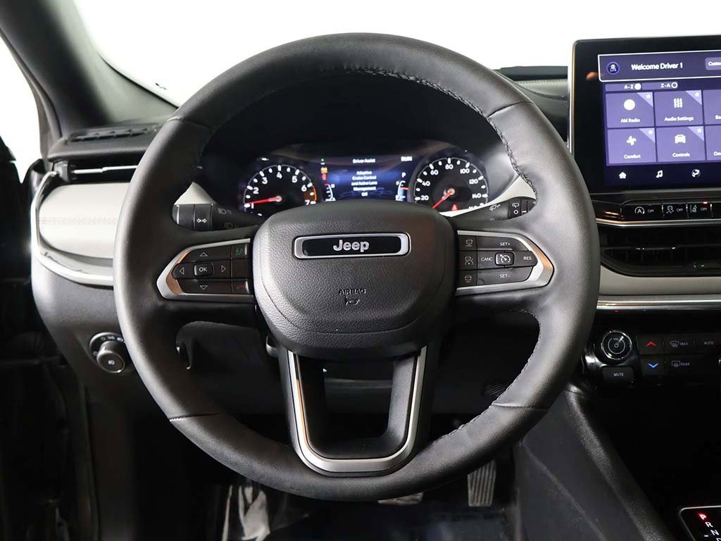 Used 2023 Jeep Compass Limited image 38