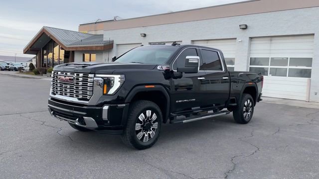 Used 2025 GMC Sierra 3500 Denali w/ Denali Reserve Package image 5