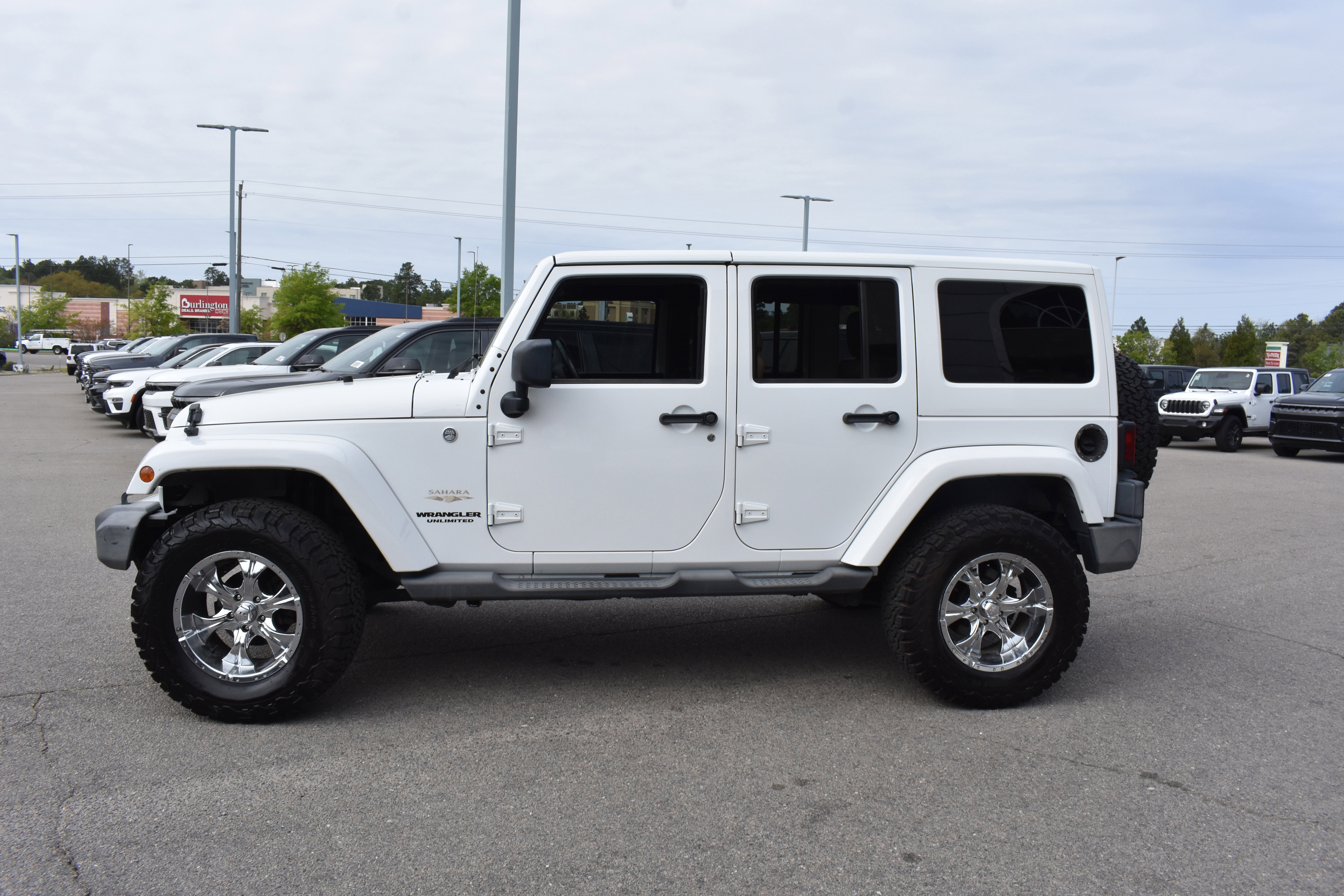 Used 2011 Jeep Wrangler Unlimited Sahara w/ Dual Top Group image 6