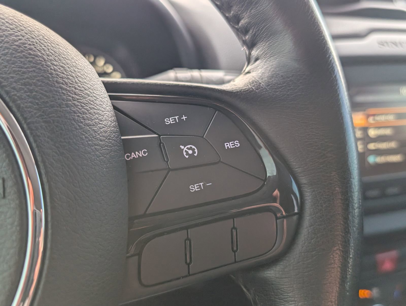 Used 2016 Jeep Renegade Latitude image 25