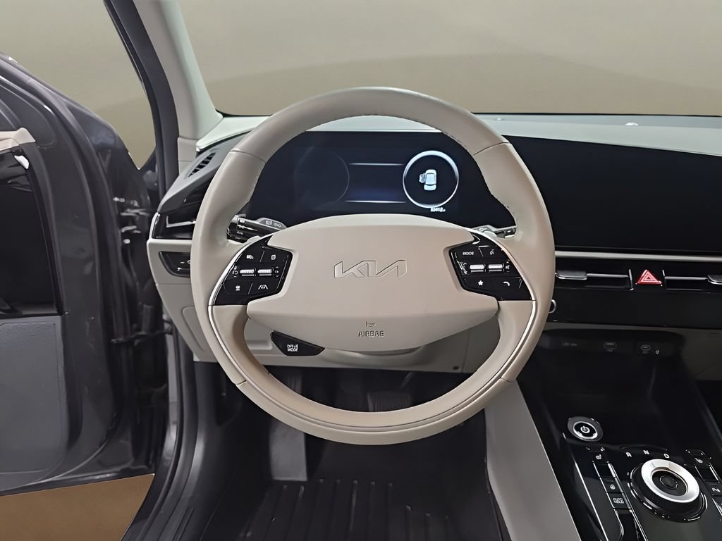 Used 2023 Kia Niro Wind w/ Wind Preserve Package FWD image 30