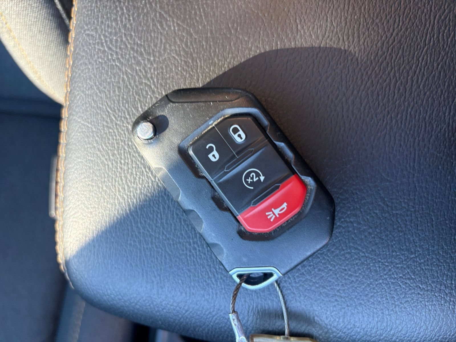 Used 2025 Jeep Wrangler Unlimited Sahara AWD/4WD image 21