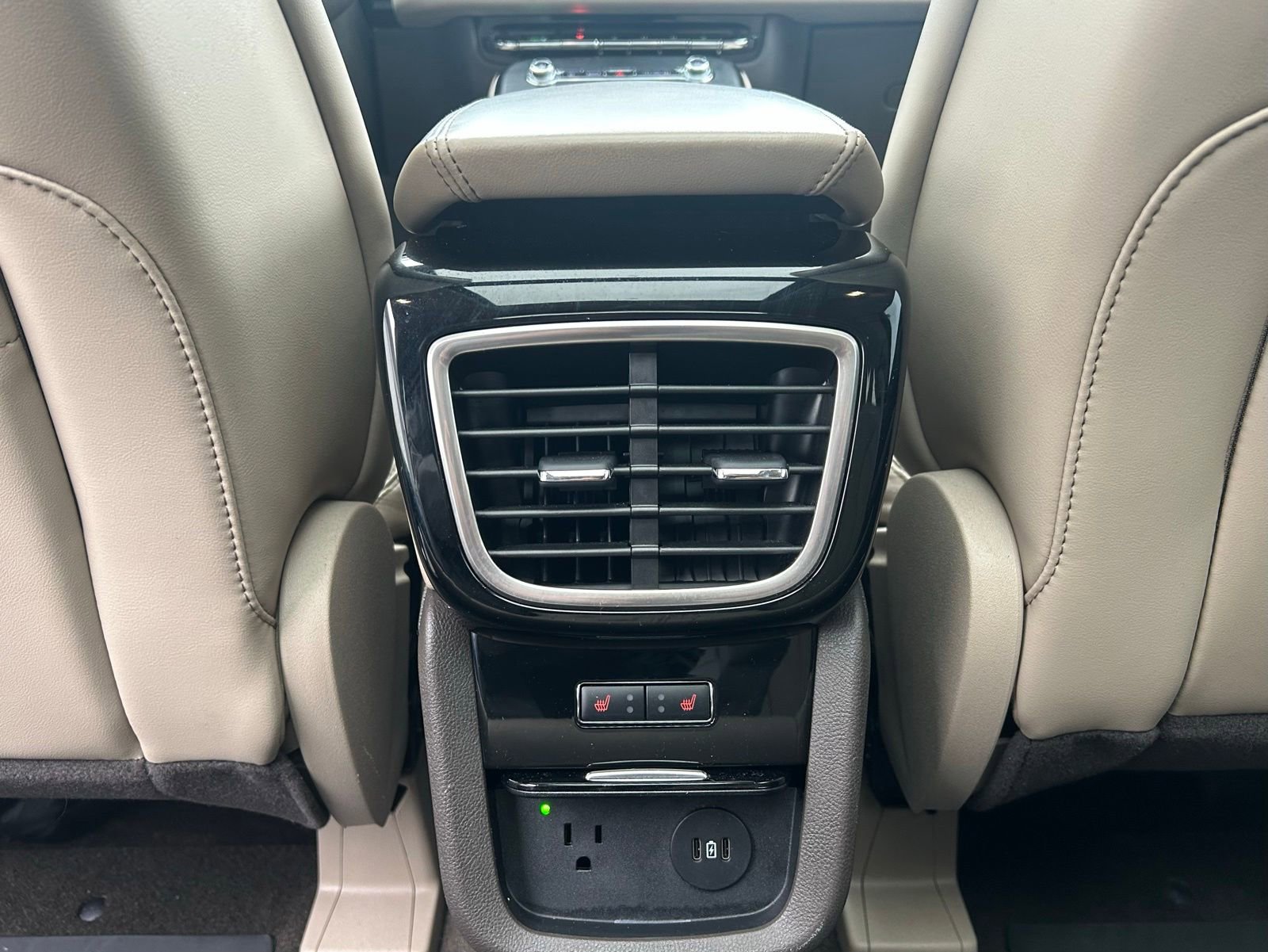 Used 2023 Lincoln Nautilus Reserve AWD/4WD image 25