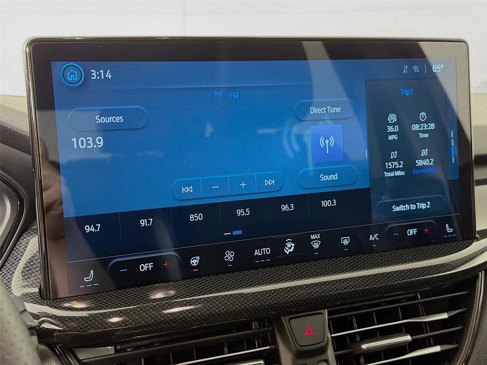 Used 2025 Ford Escape ST-Line Select w/ Tech Pack #1 AWD/4WD image 14