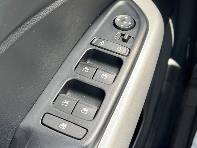 Used 2023 Hyundai Venue SEL FWD image 27