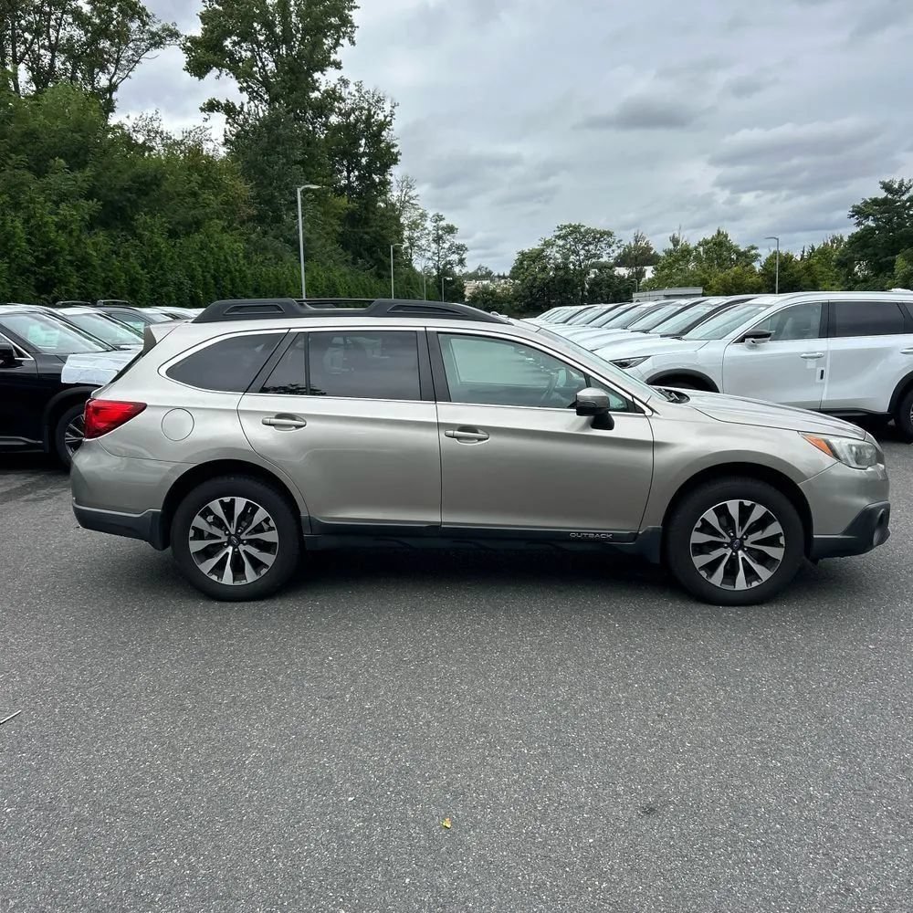 Used 2017 Subaru Outback 2.5i Limited AWD/4WD image 10