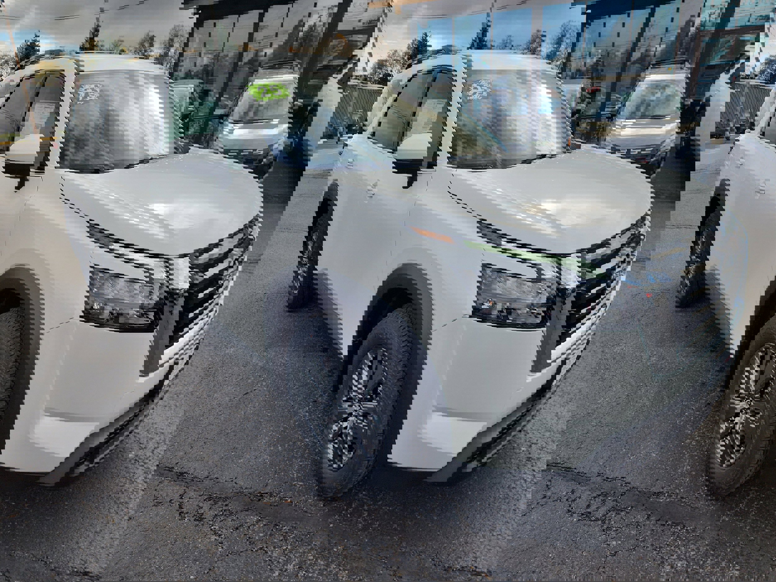 New 2025 Nissan Pathfinder SV image 2