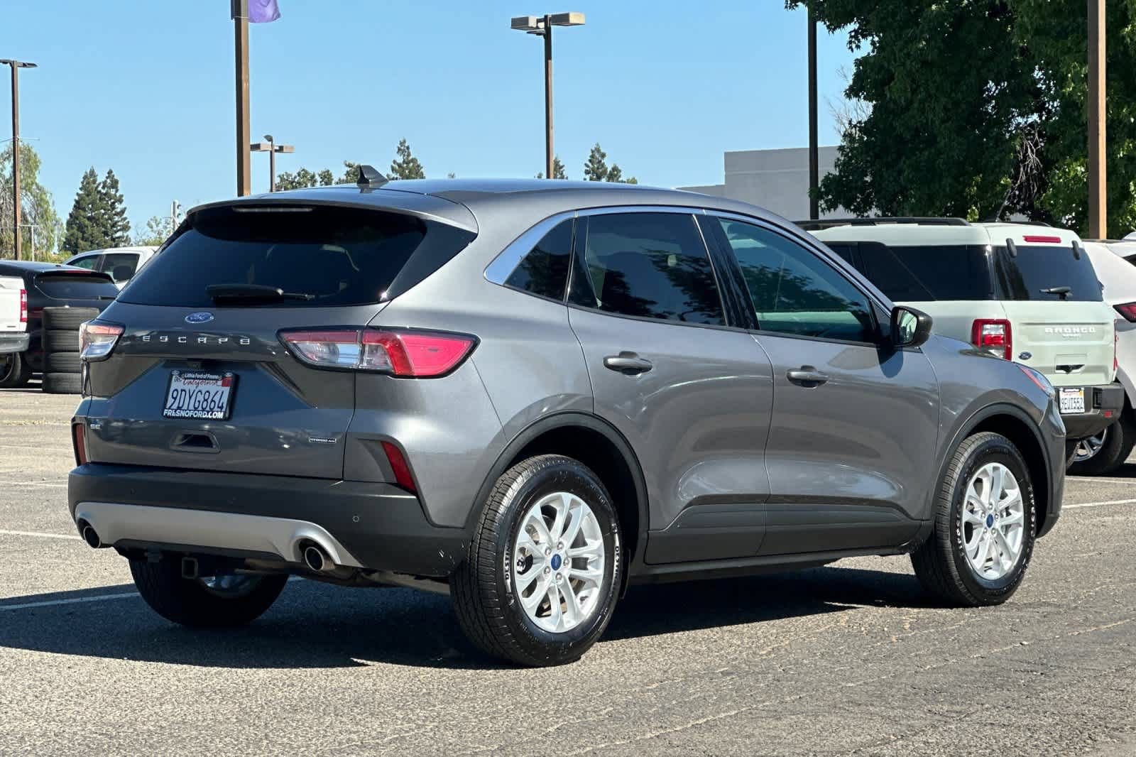 Certified 2022 Ford Escape SE AWD/4WD image 2