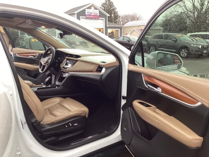 Used 2017 Cadillac XT5 Platinum image 7