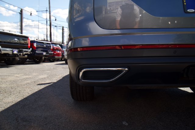 Used 2025 Volkswagen Atlas SE FWD image 12