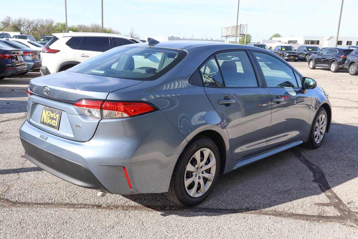 Used 2024 Toyota Corolla LE FWD image 4