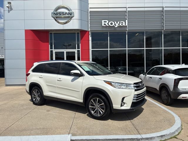 Used 2019 Toyota Highlander XLE image 1