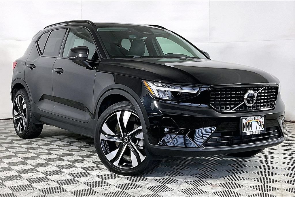 Used 2023 Volvo XC40 B5 Ultimate w/ Protection Package Premier AWD/4WD image 12