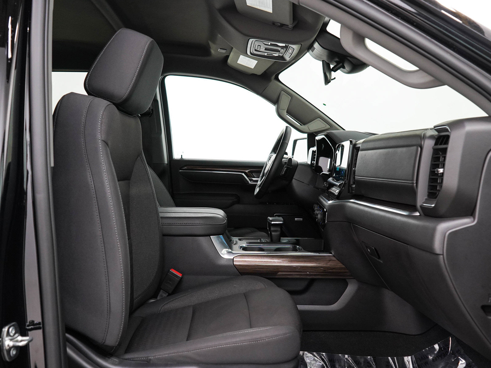 Used 2026 Chevrolet Silverado 1500 LT Trail Boss w/ Safety Package AWD/4WD image 13