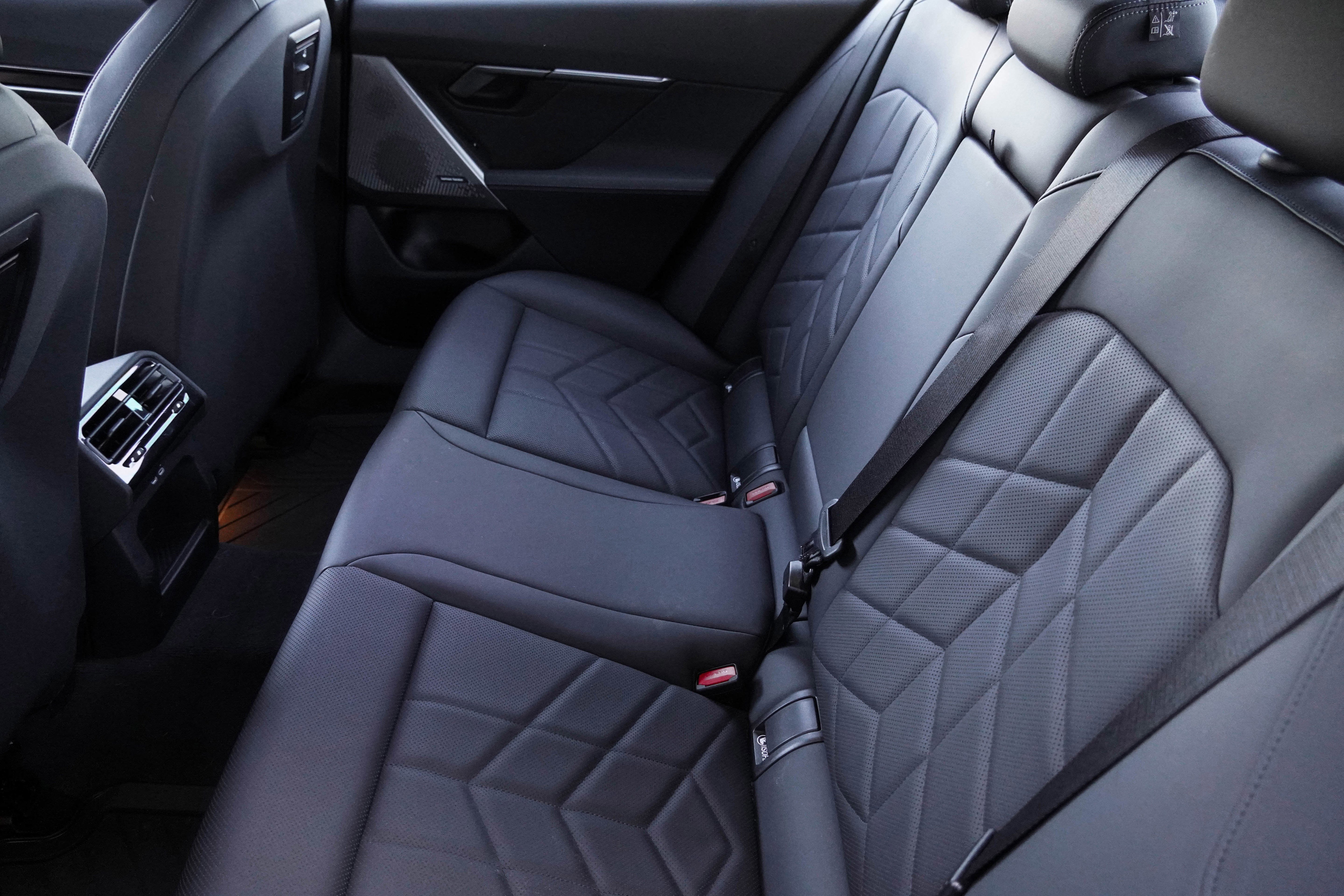 Used 2024 BMW i5 eDrive40i w/ M Sport Package image 39