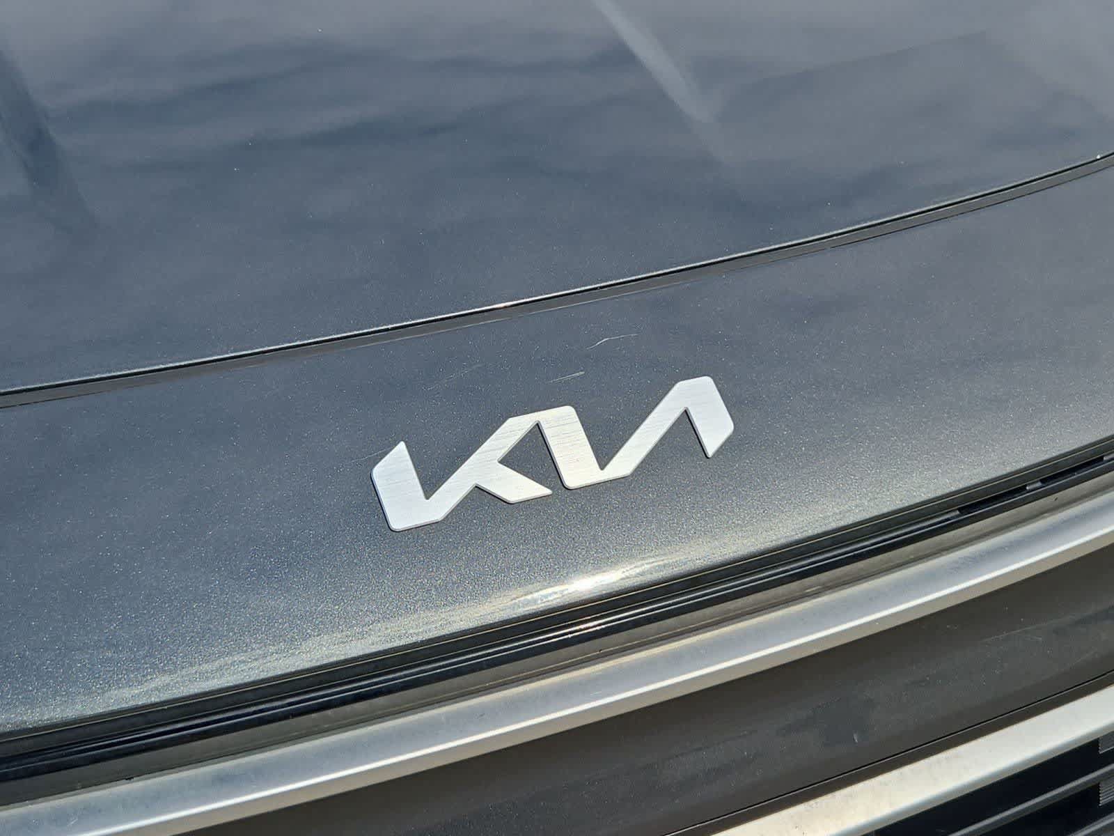 Certified 2024 Kia Niro EX Touring FWD image 10