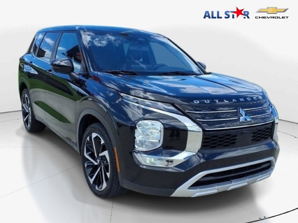 Used 2023 Mitsubishi Outlander SE