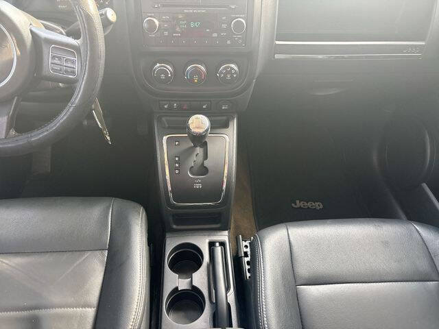 Used 2017 Jeep Patriot High Altitude AWD/4WD image 11