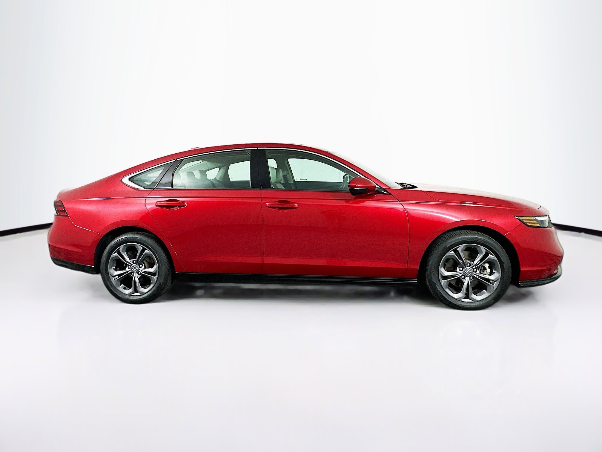 Used 2024 Honda Accord EX-L image 10