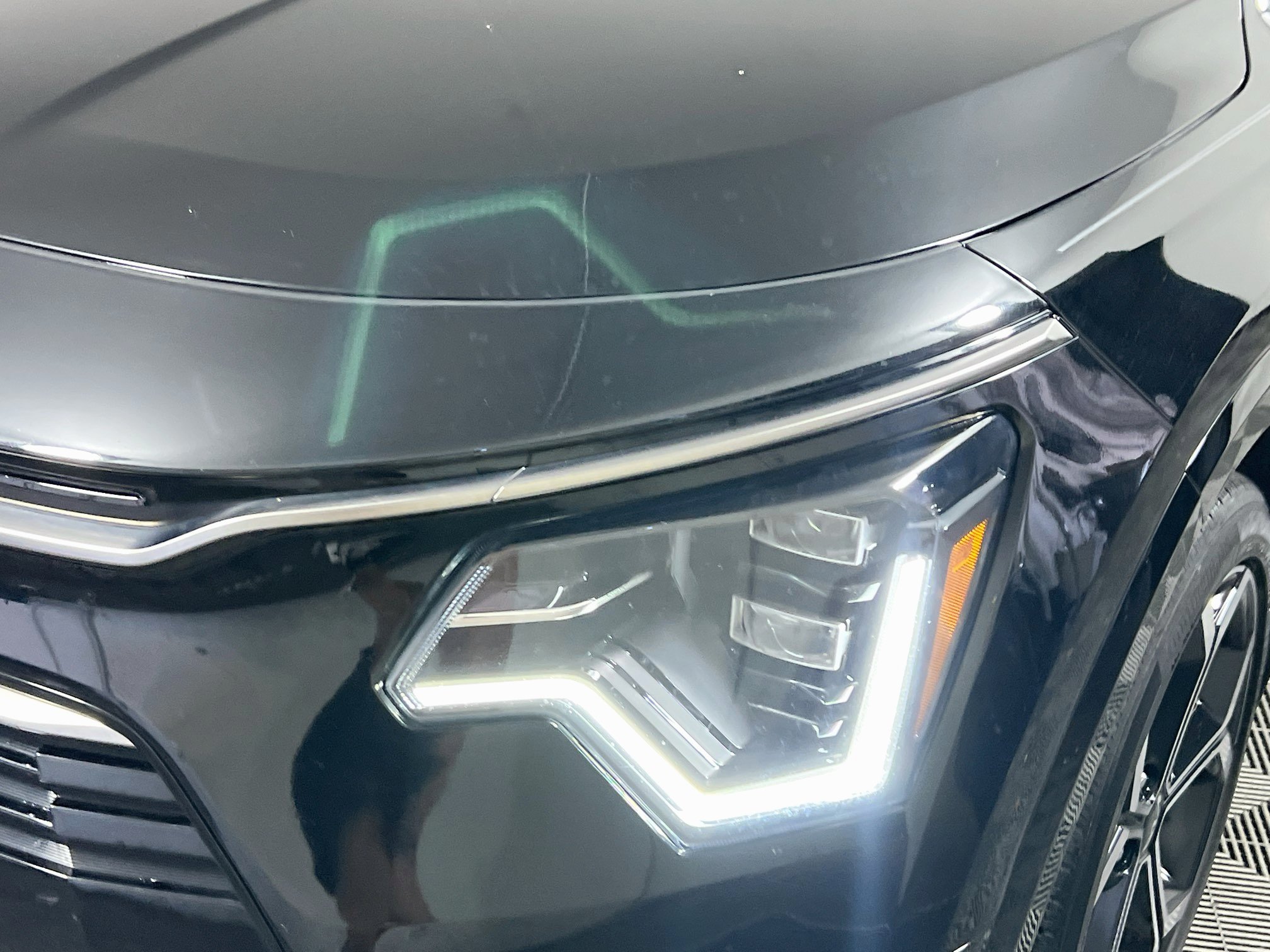 Used 2024 Kia Niro SX Touring FWD image 11