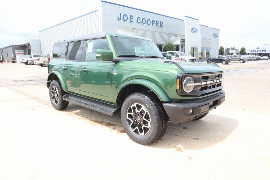 New 2025 Ford Bronco Outer Banks image 1