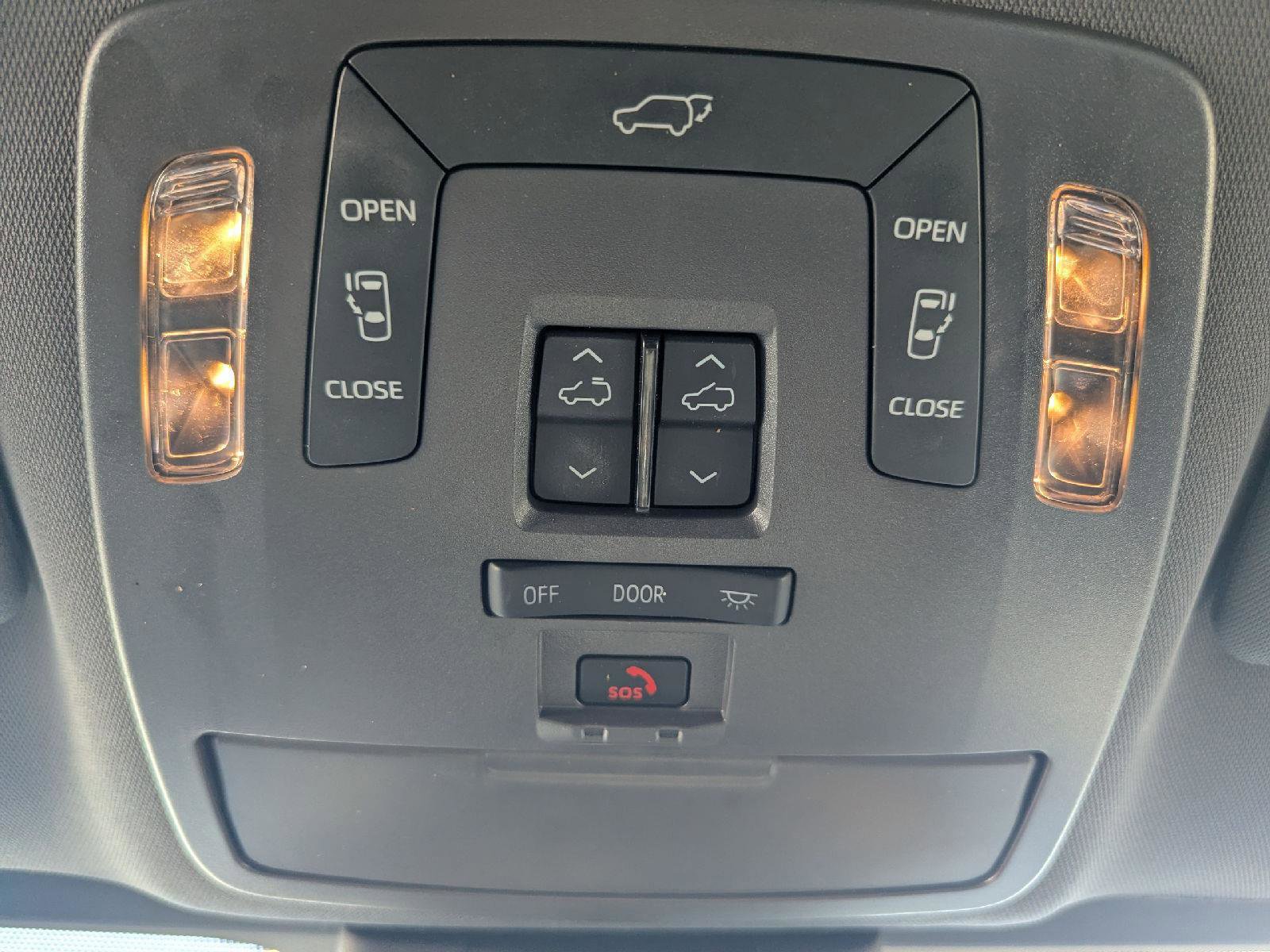 Used 2023 Toyota Sienna XSE w/ XSE Plus Package AWD/4WD image 27