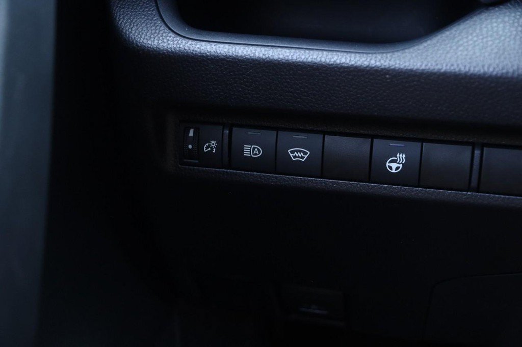 Used 2025 Toyota RAV4 XLE w/ Weather Package AWD/4WD image 20