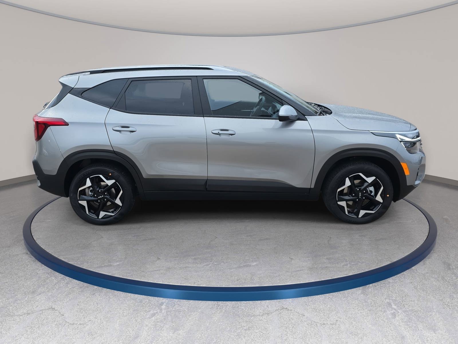 New 2026 Kia Seltos S FWD image 4
