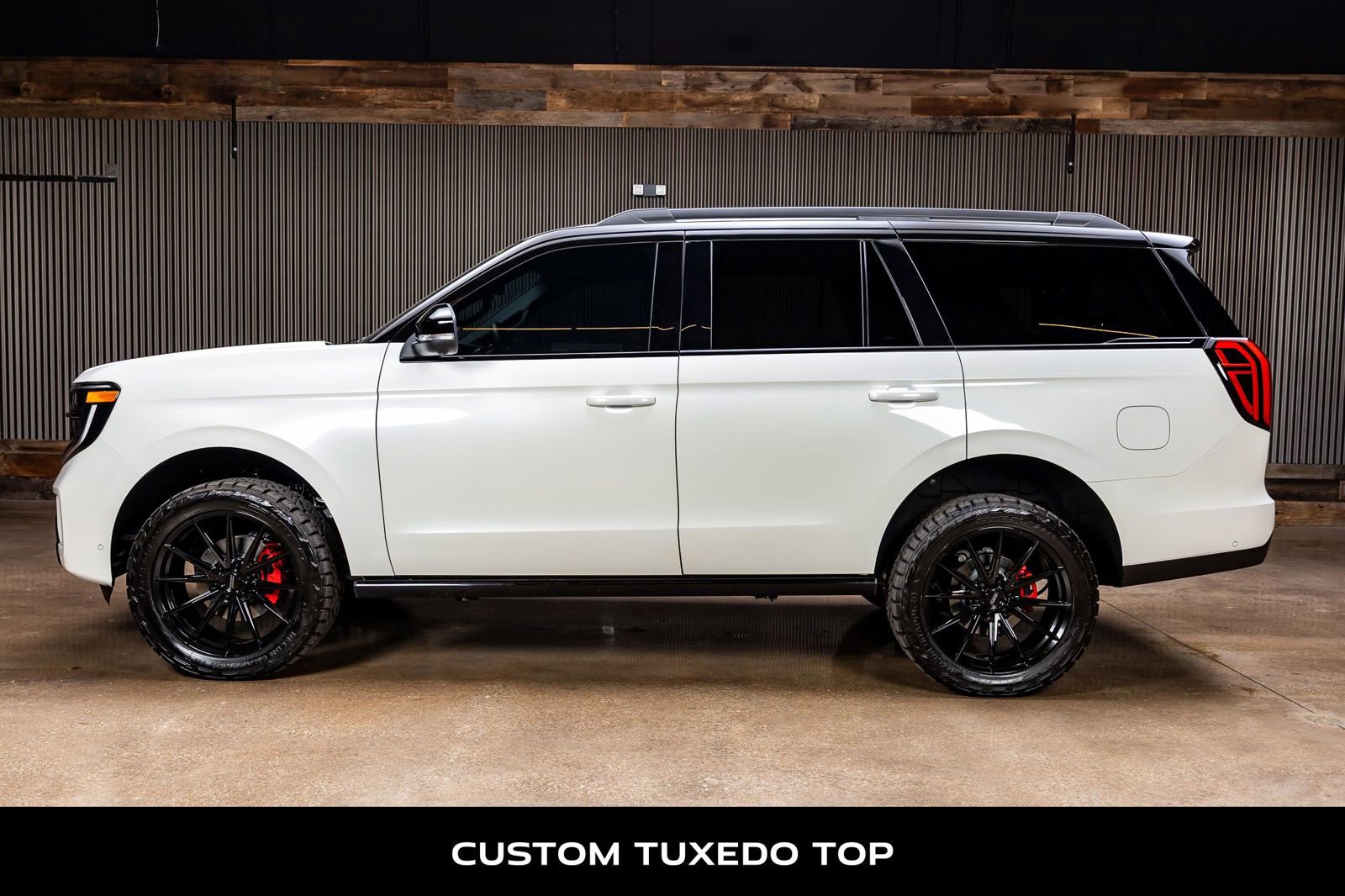 Used 2025 Ford Expedition Platinum w/ Stealth Performance Package image 6